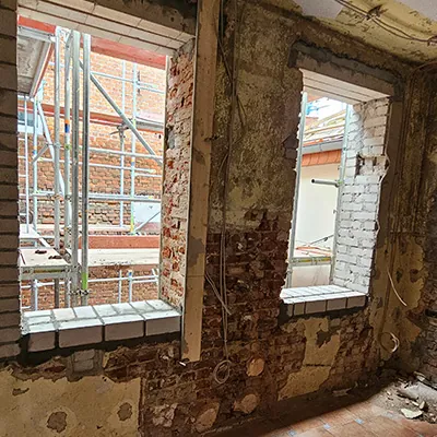 Altbausanierung mit neuen Fensteröffnungen