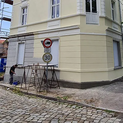 Sanierte Putzfassade eines Stadthauses